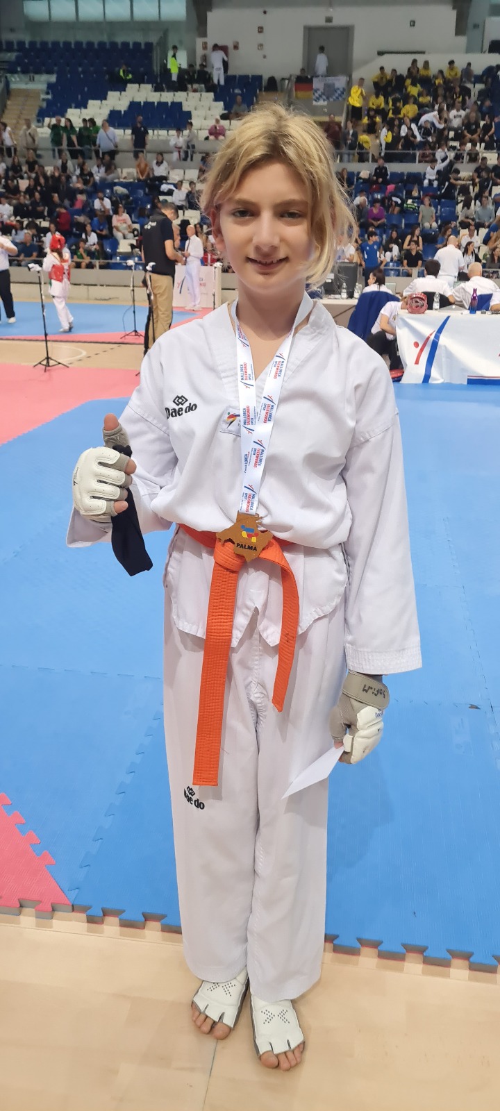 WhatsApp Image 2025-10-19 at 18.47.11 (4)